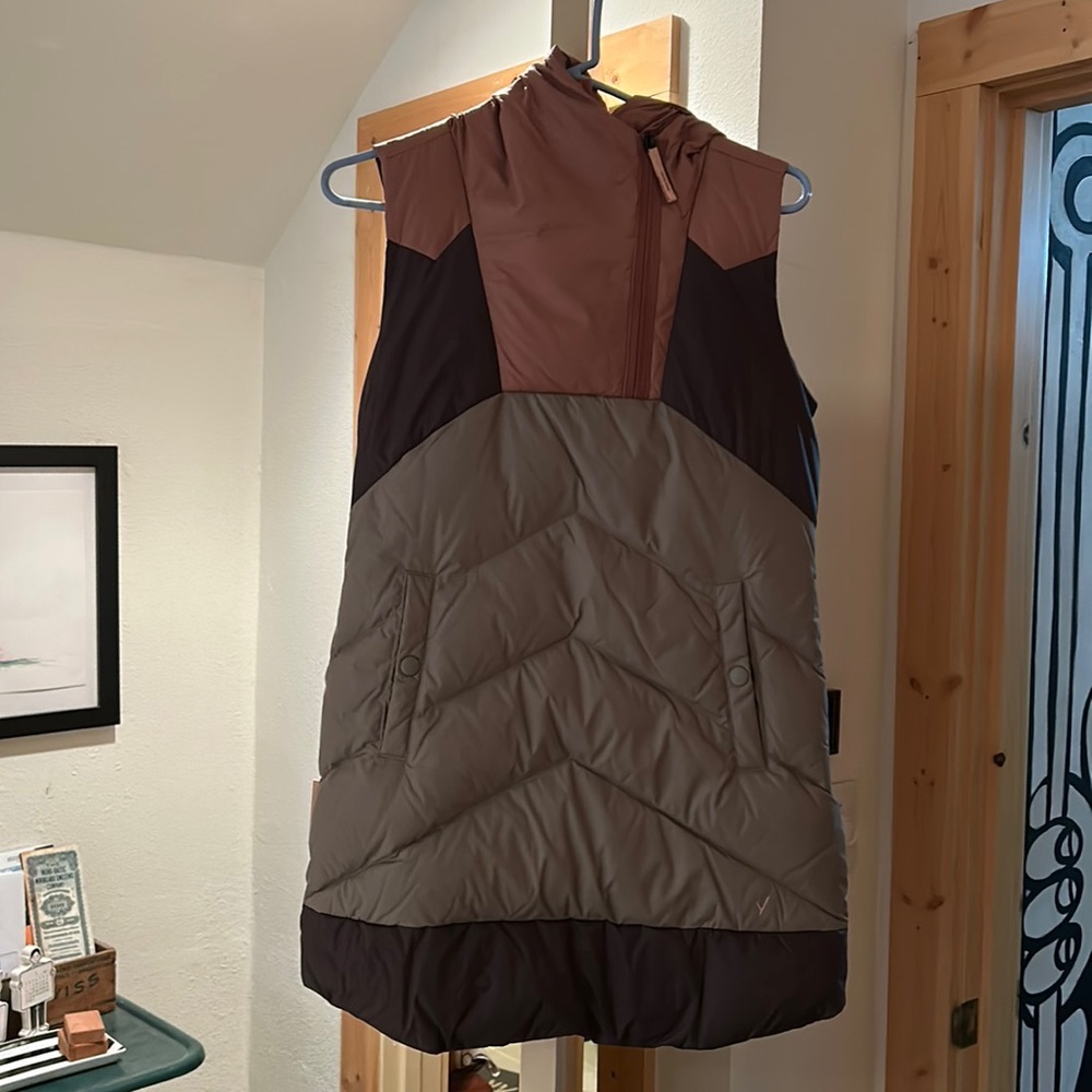 Indyeva down hooded pullover vest. Size XS